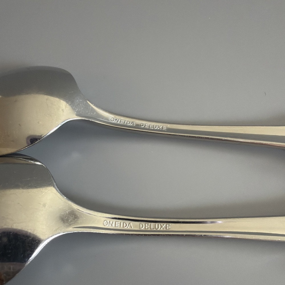 Set of 2 Oneida Deluxe "Tudor" Stainless Tablespoon/Dinner Spoon Discontinued - Picture 6 of 8